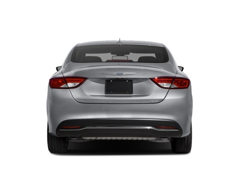 2015 Chrysler 200 4dr Sdn Limited FWD Exterior Shot 8