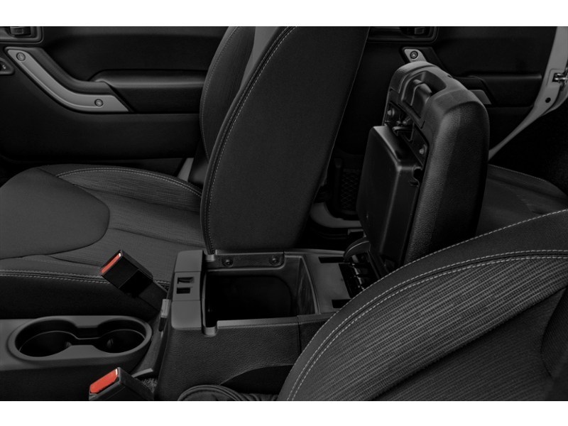 2016 Jeep Wrangler Unlimited 4WD 4dr Rubicon Interior Shot 7