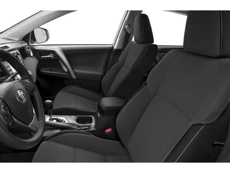 2018 Toyota RAV4 FWD XLE/ SUPER LOW KM/INCOMING Interior Shot 4