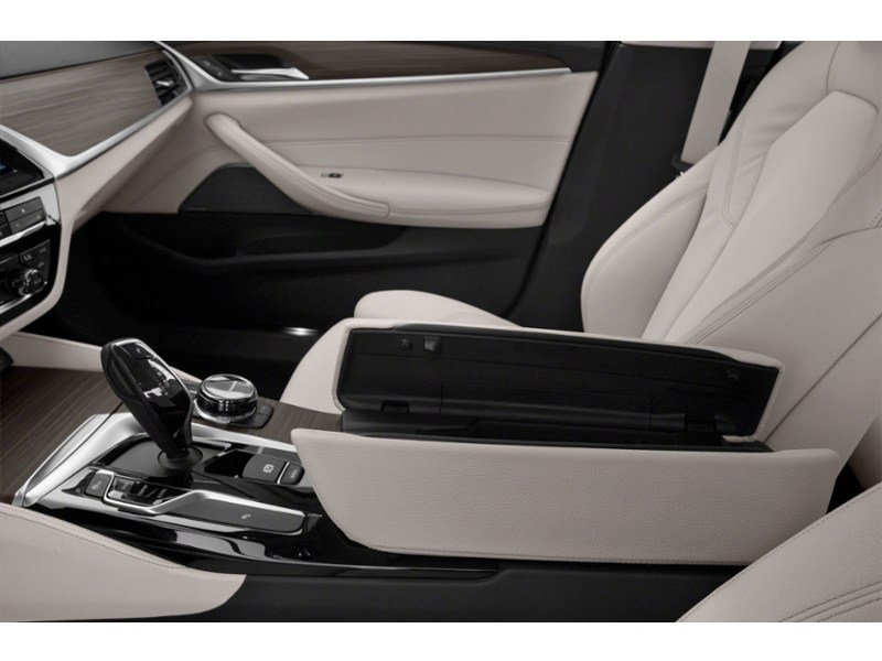 2018 BMW 5 Series 530i xDrive Sedan/CLEAN CARFAX/SAFETY CERTIFIED Interior Shot 7