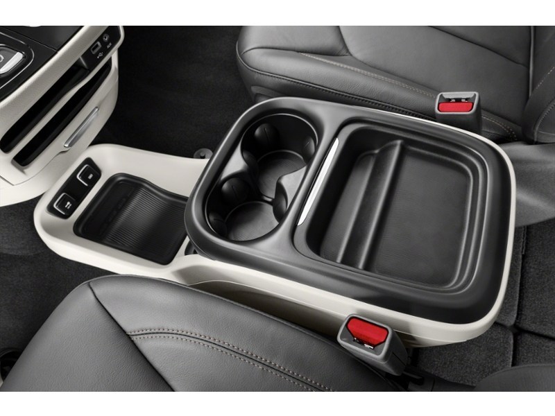 2017 Chrysler Pacifica 4dr Wgn Touring-L Plus Interior Shot 7