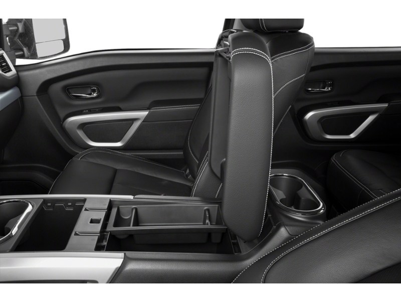2018 Nissan Titan 4x4 Crew Cab PRO-4X Interior Shot 7