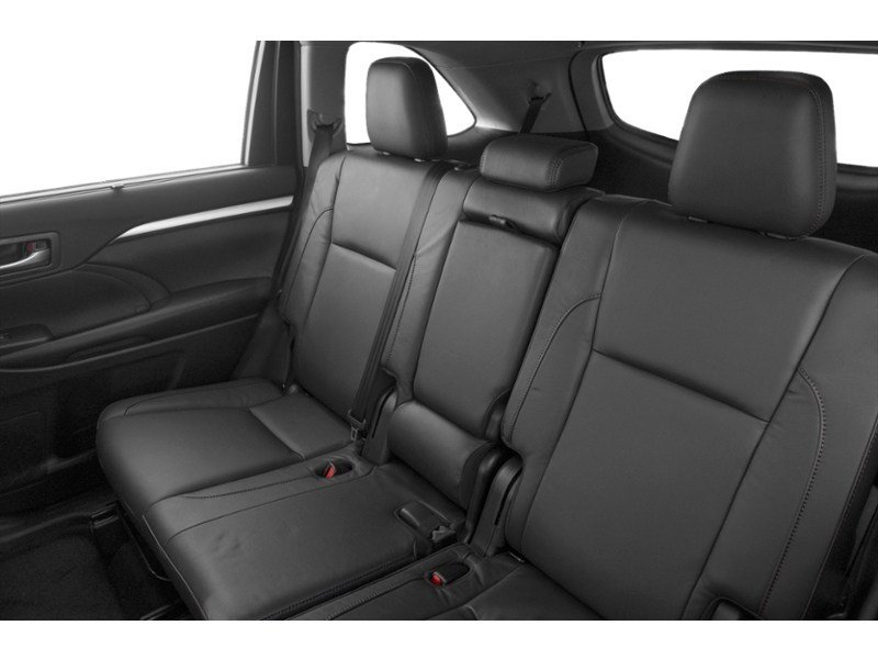 2019 Toyota Highlander AWD XLE Interior Shot 5