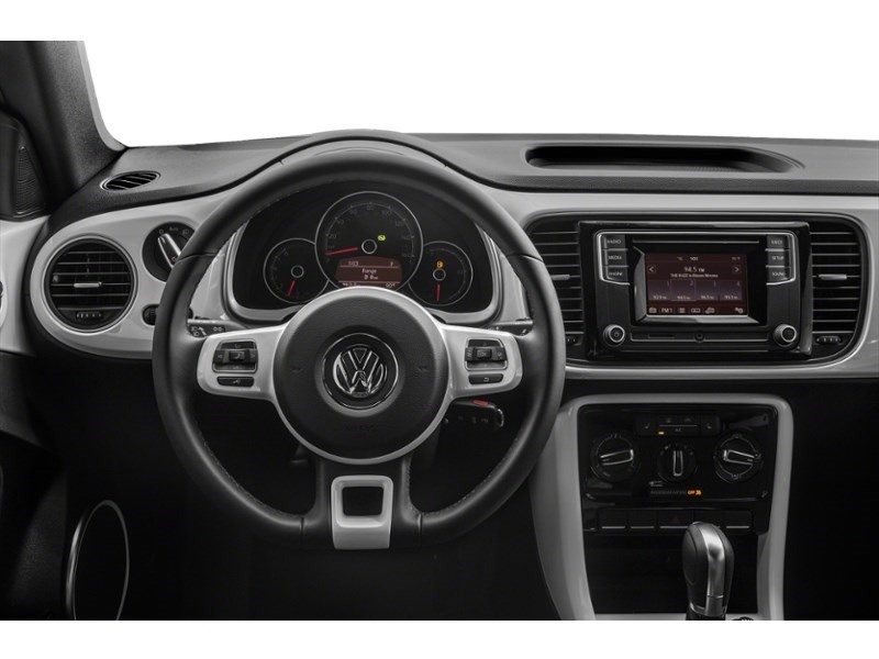 2018 Volkswagen Beetle Trendline Auto Interior Shot 3