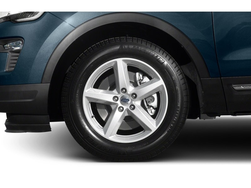 2018 Ford Explorer XLT 4WD Exterior Shot 5