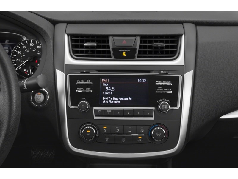 2018 Nissan Altima 2.5 SV Sedan Interior Shot 2