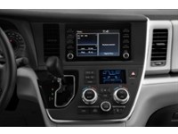 2019 Toyota Sienna LE 8-Passenger FWD Interior Shot 2