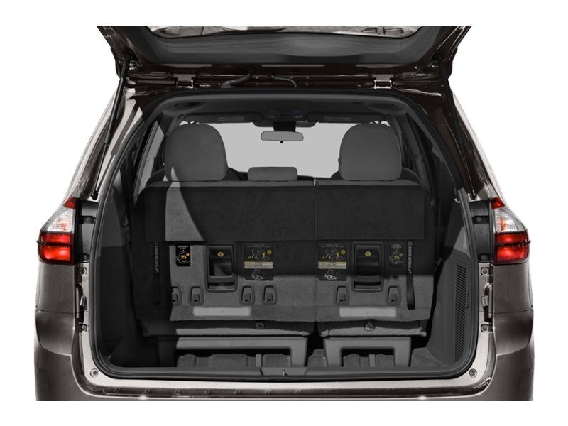 2018 Toyota Sienna LE 8-Passenger FWD Exterior Shot 4