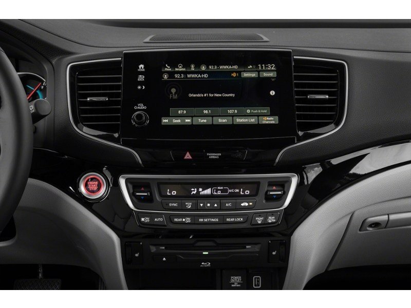2019 Honda Pilot Touring 8-Passenger AWD Interior Shot 2