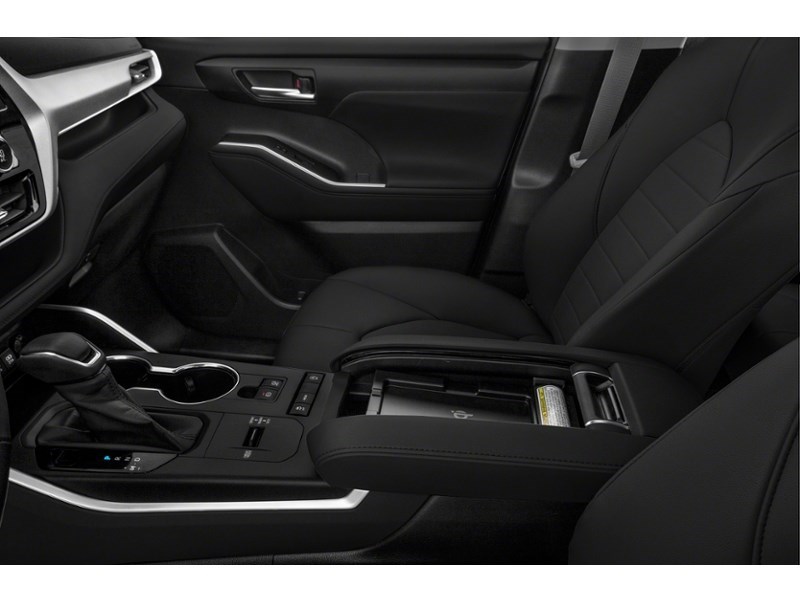 2022 Toyota Highlander XLE AWD Exterior Shot 11