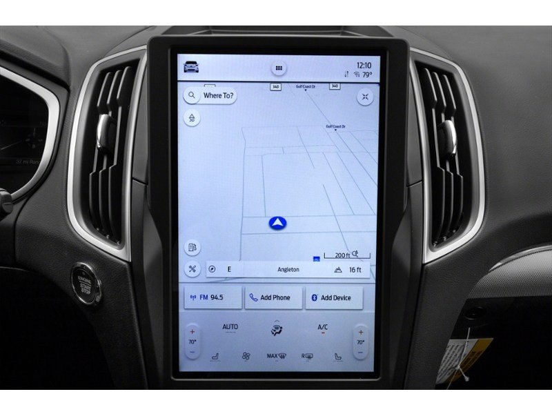 2022 Ford Edge SEL AWD Interior Shot 8