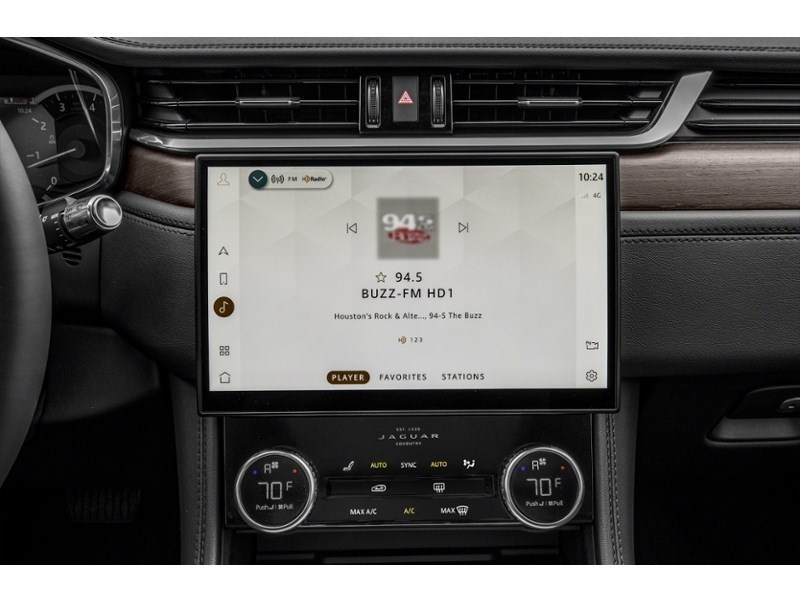 2022 Jaguar F-PACE P550 SVR Auto Interior Shot 2