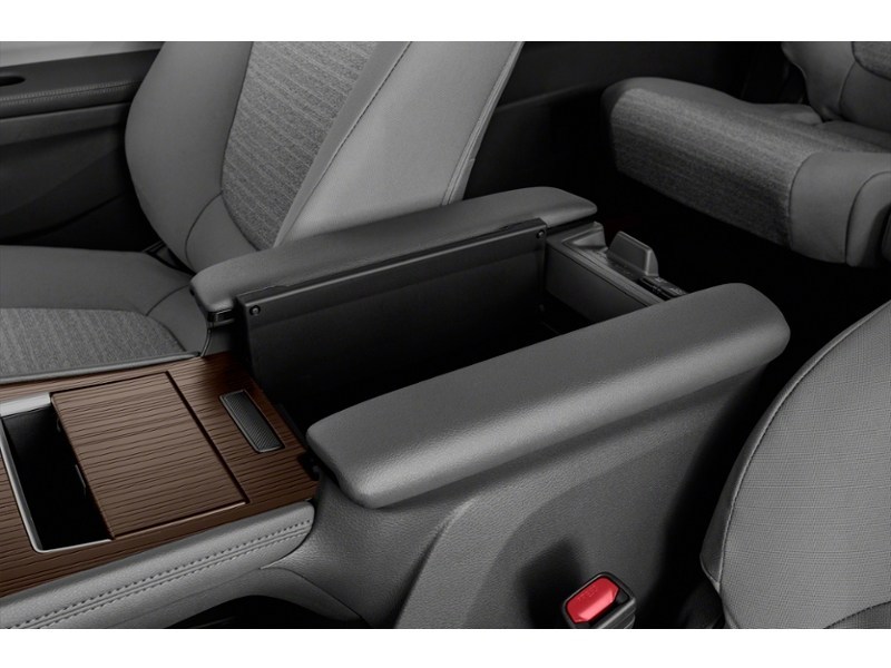 2021 Toyota Sienna LE 7-Passenger FWD Interior Shot 7