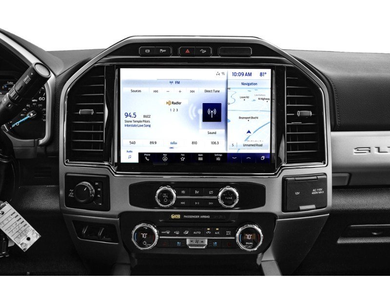 2022 Ford Super Duty F-250 SRW LARIAT 4WD Crew Cab 6.75' Box Interior Shot 2
