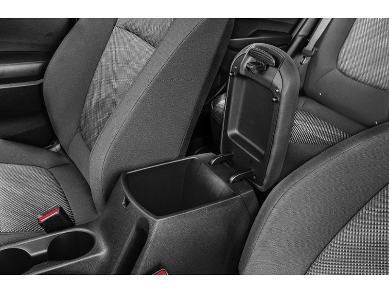 2023 Kia Seltos LX FWD Interior Shot 7
