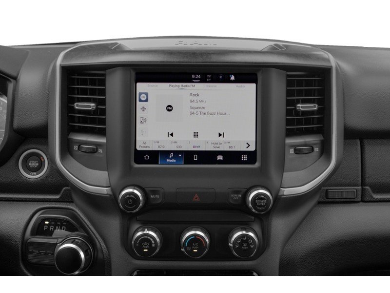 2022 RAM 1500 Big Horn 4x4 Crew Cab 5'7