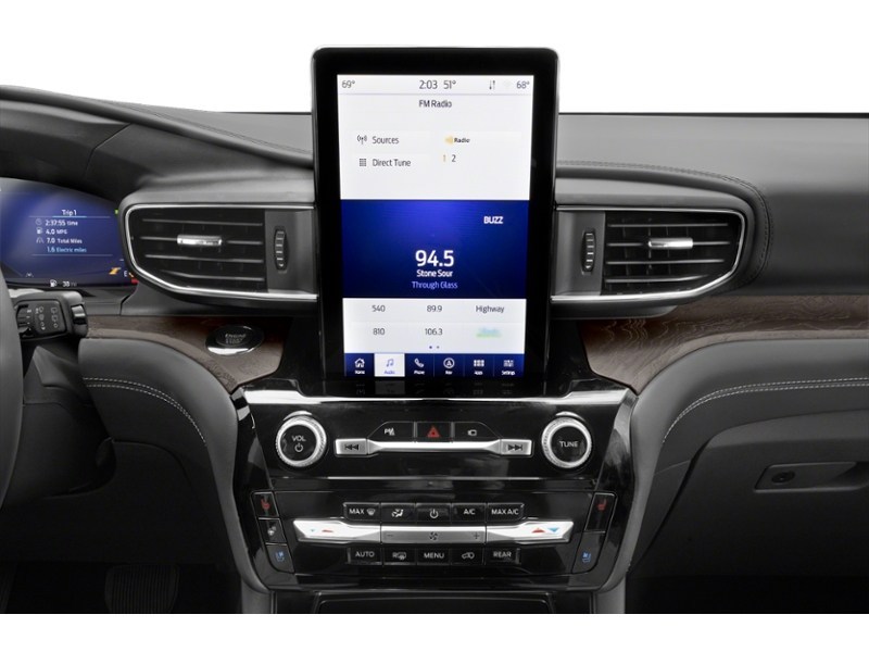 2023 Ford Explorer Platinum 4WD Interior Shot 2