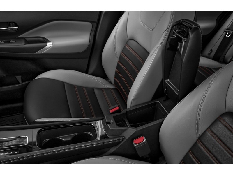 2024 Nissan Kicks SR FWD Interior Shot 7