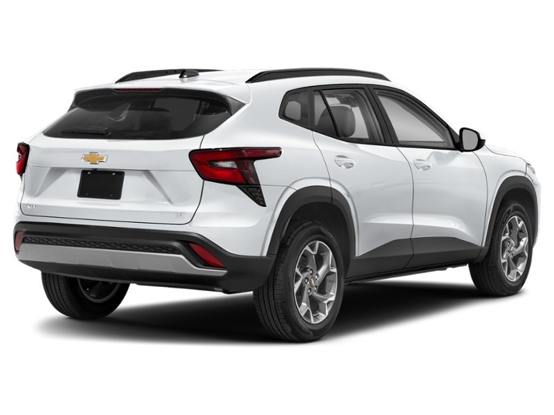 2026 Chevrolet Trax FWD 4dr LT Exterior Shot 2
