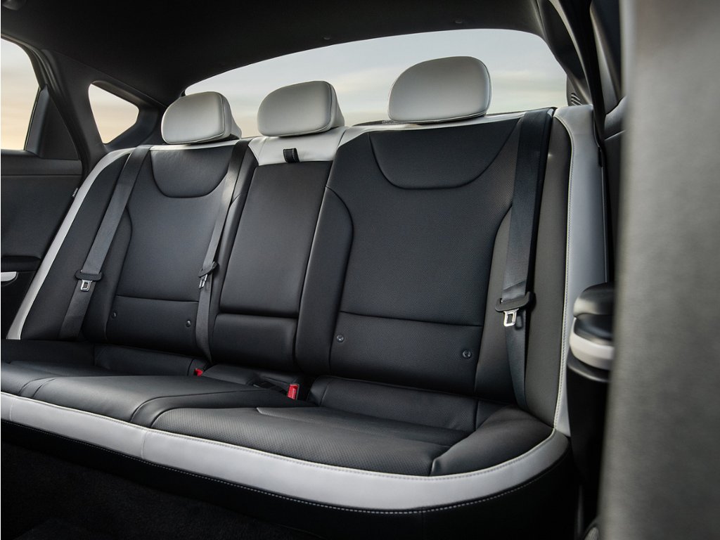 2027 Kia K4