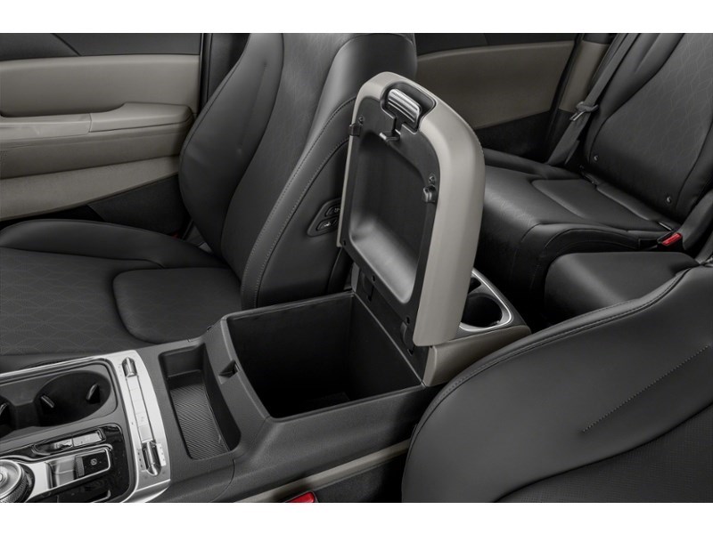 2026 Kia Carnival Hybrid EX FWD Interior Shot 7