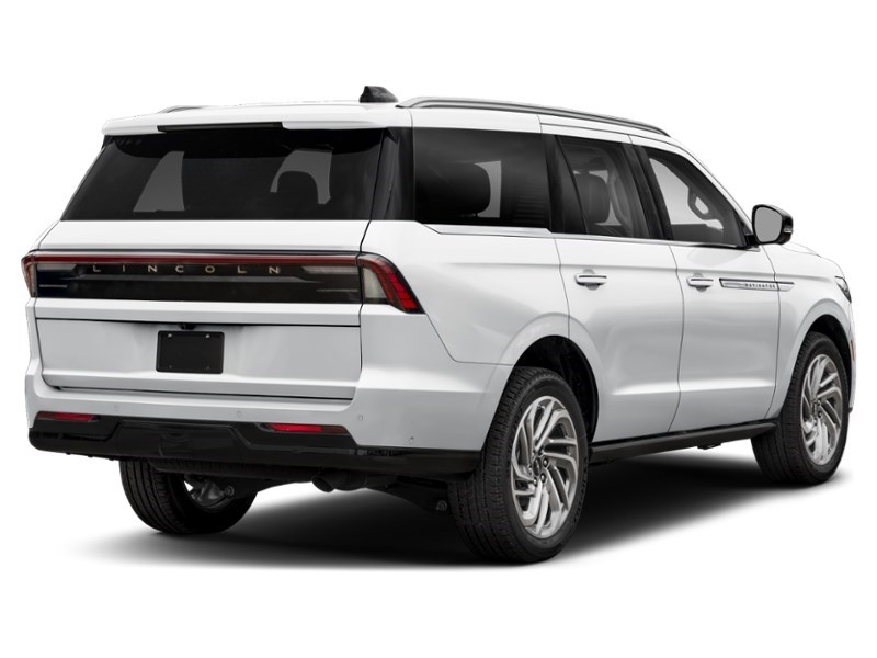 2026 Lincoln Navigator Reserve 4x4 Exterior Shot 2