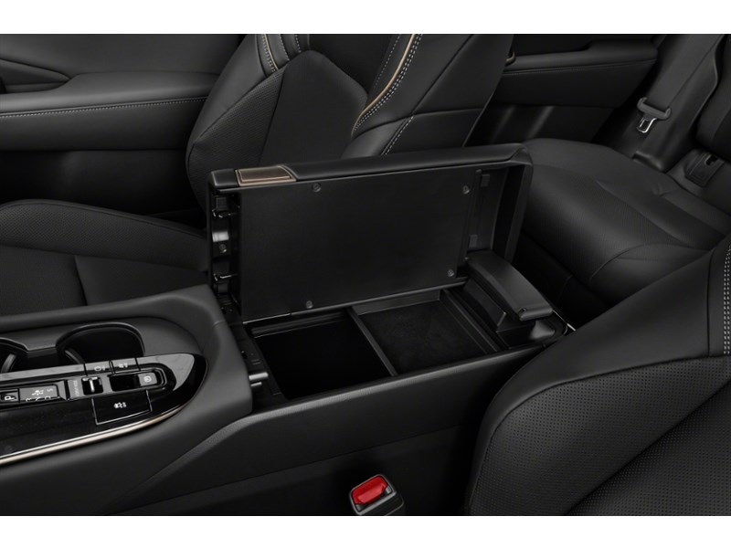 2025 Toyota Crown Signia Limited AWD Interior Shot 7