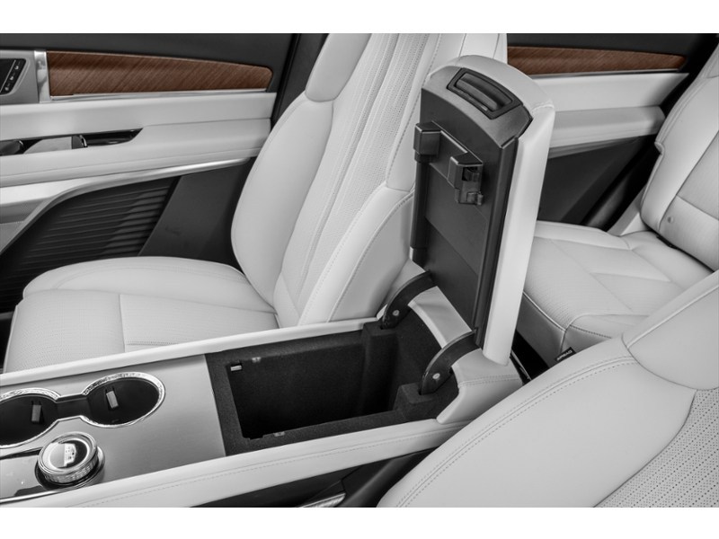 2027 Cadillac VISTIQ AWD 4dr Sport Interior Shot 7