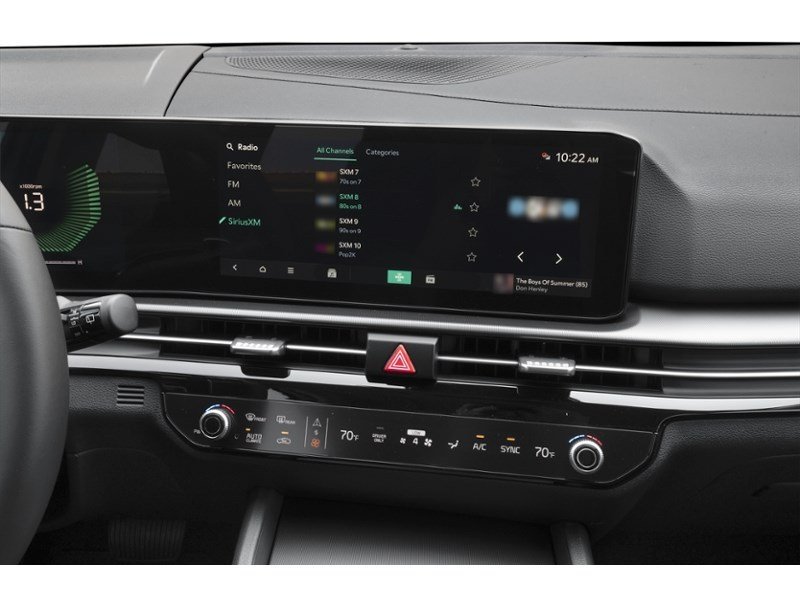 2026 Kia Sportage Hybrid EX Premium AWD Interior Shot 2