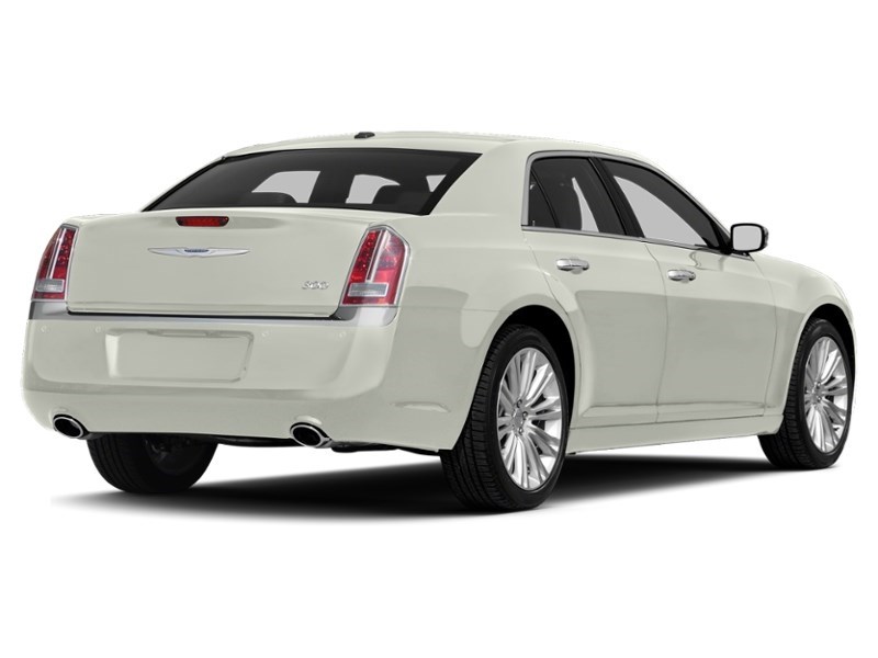 2013 Chrysler 300 4dr Sdn Touring RWD Bright White Clearcoat  Shot 38