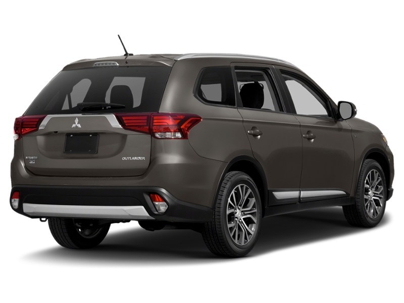 2018 Mitsubishi Outlander SE AWC Quartz Brown  Shot 8