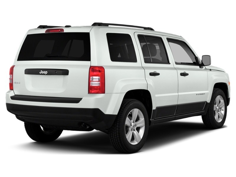 2016 Jeep Patriot 4WD 4dr High Altitude Bright White  Shot 2