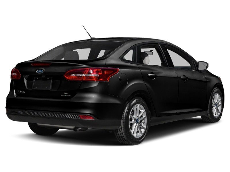 2015 Ford Focus 4dr Sdn SE Tuxedo Black Metallic  Shot 32