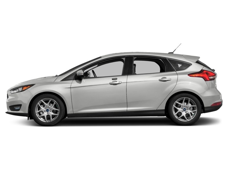 2015 Ford Focus 5dr HB SE Oxford White  Shot 45