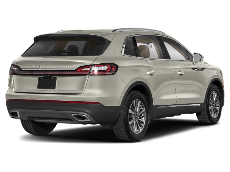 2023 Lincoln Nautilus Reserve AWD Ceramic Pearl  Shot 24